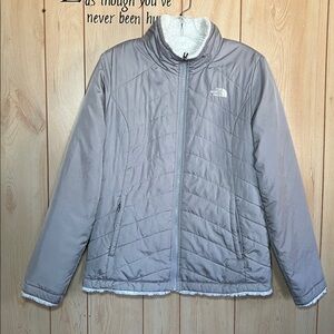 The North Face Women's Light Gray Jacket with White Sherpa REVERSIBLE Size SMALL